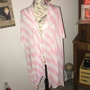 Women’s pink & white scarf/shawl
